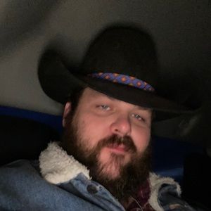 Meet your Posher, Clint